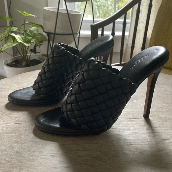 Elegant Black Woven Heeled Mules - Picture 3 of 8